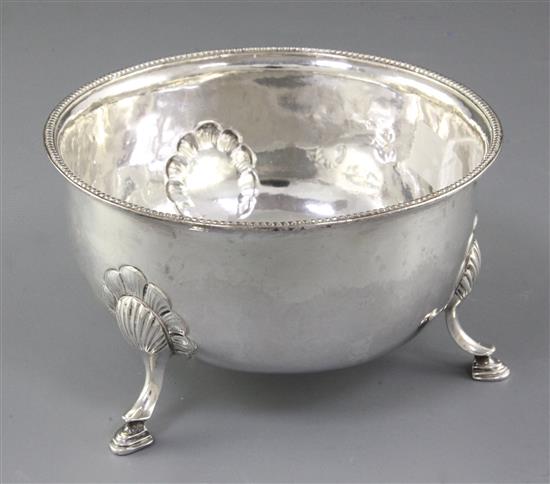A George III Irish silver bowl, Dia: 5 ¾”/145mm Height 3 ½”/85mm Weight 7.2oz/203gr